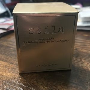 NEW Stila Lingerie Soufflé Foundation